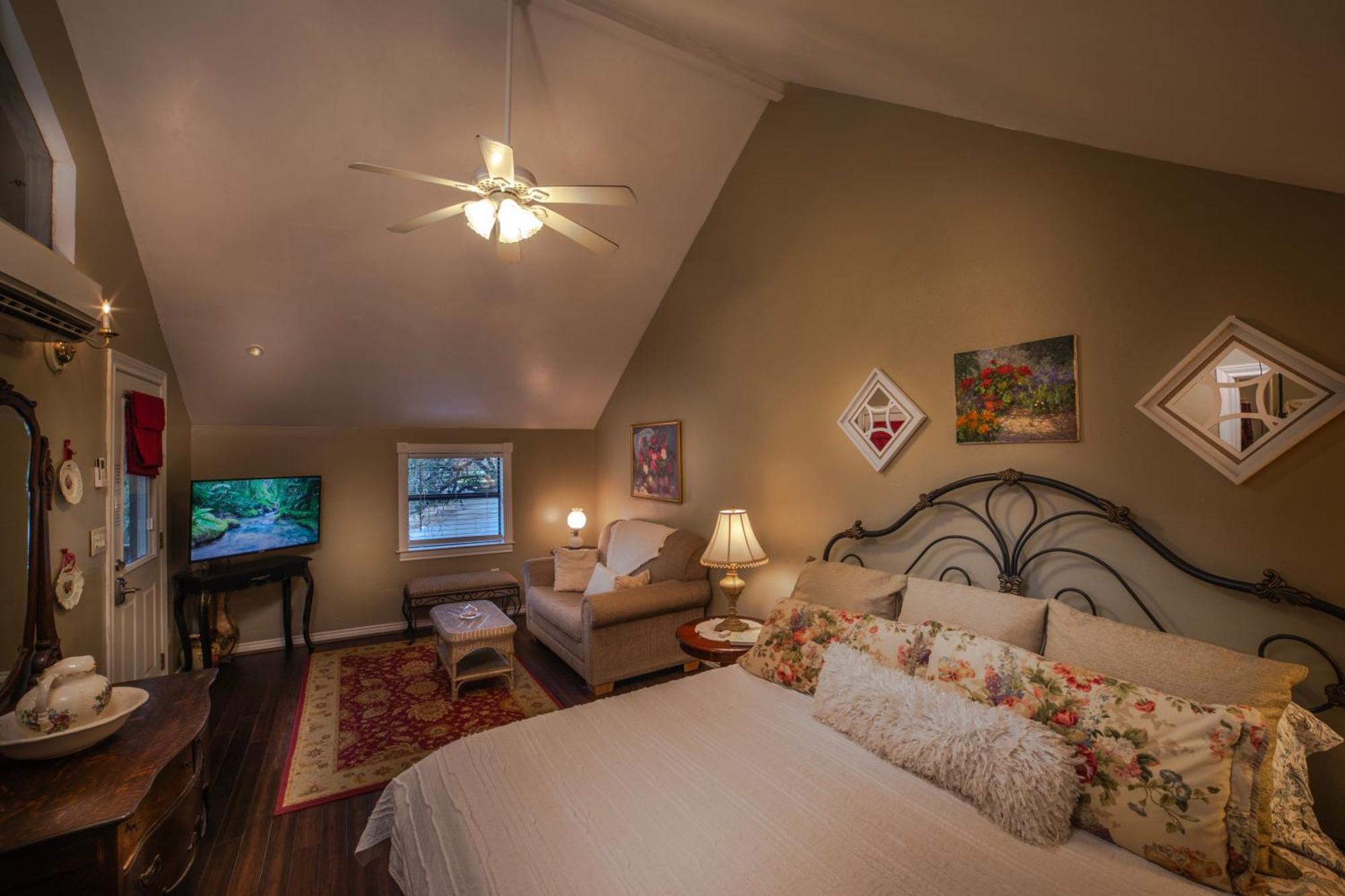 Bed And Breakfast On White Rock Creek Waco Εξωτερικό φωτογραφία