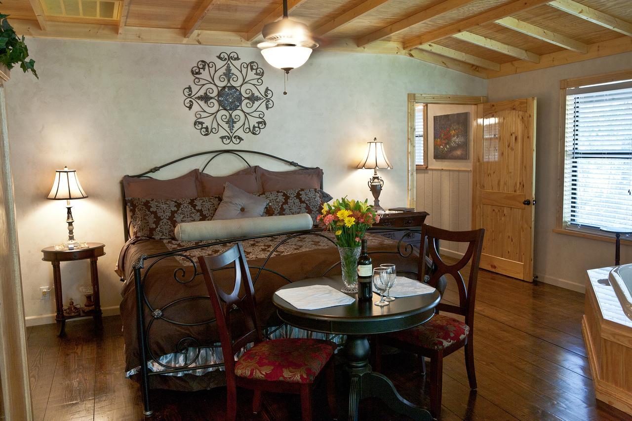 Bed And Breakfast On White Rock Creek Waco Εξωτερικό φωτογραφία